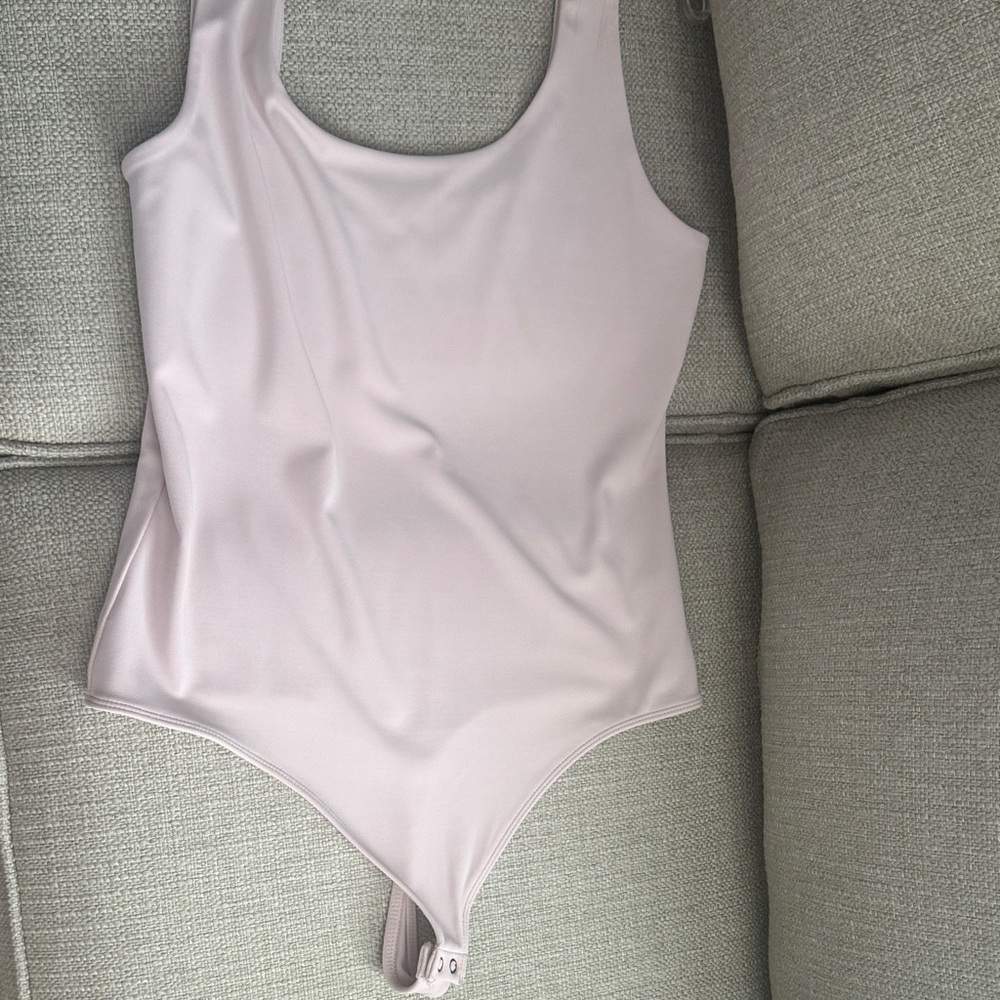 Express Blush Body Contour Top